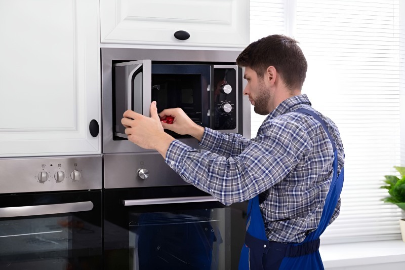 Buld-in Microwave Repair in Fullerton